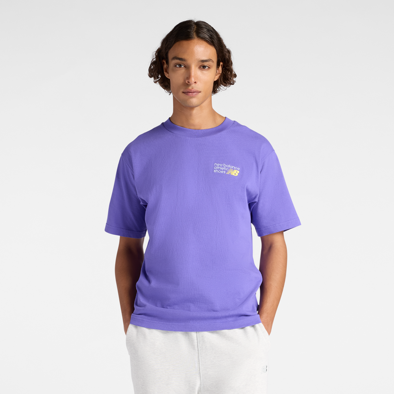 New Balance Athletics Premium Logo T-Shirt Relaxed Fit Herren, violett, Grösse: S