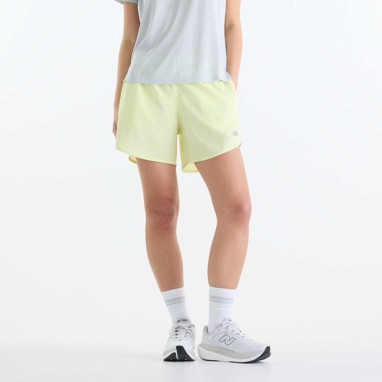 New Balance New Balance W Sport Essentials Short 5 Inch Damen, gelb, Grösse: XS Regular Fit Damen, gelb, Grösse: XS