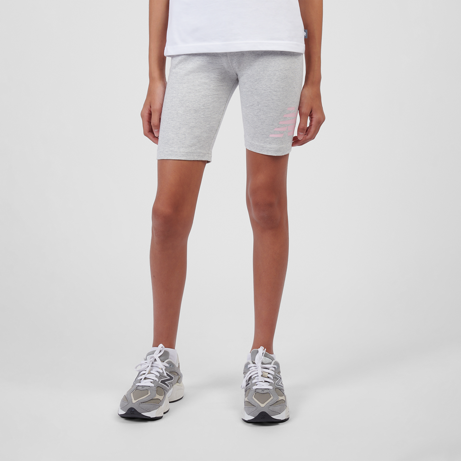 New Balance G Stacked Logo Cycle Short  Mädchen, ash heather, Grösse: 15-16 Years