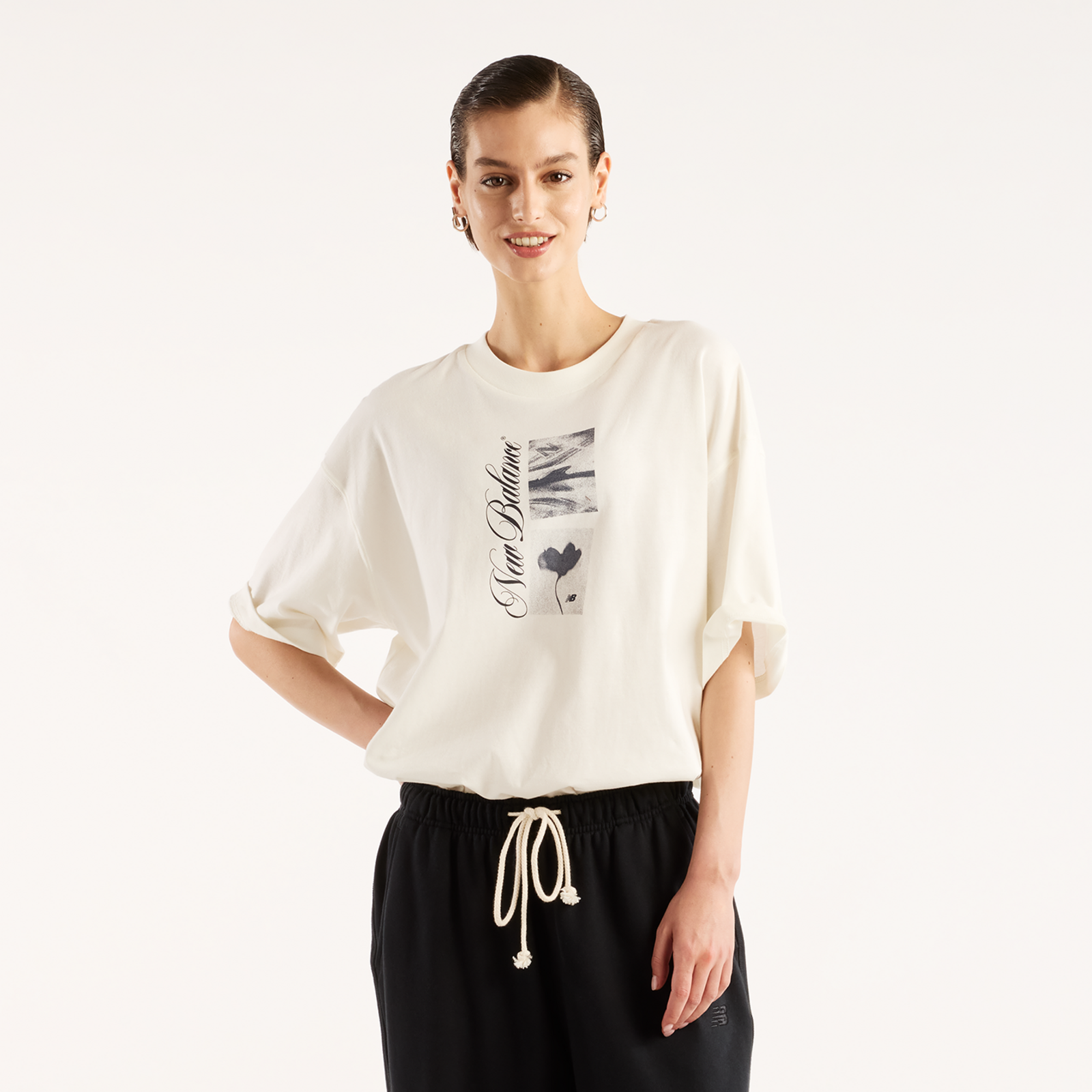 New Balance New Balance W Pressed Flowers Script Oversized T-Shirt Damen, weiss, Grösse: XL  Damen, weiss, Grösse: XL
